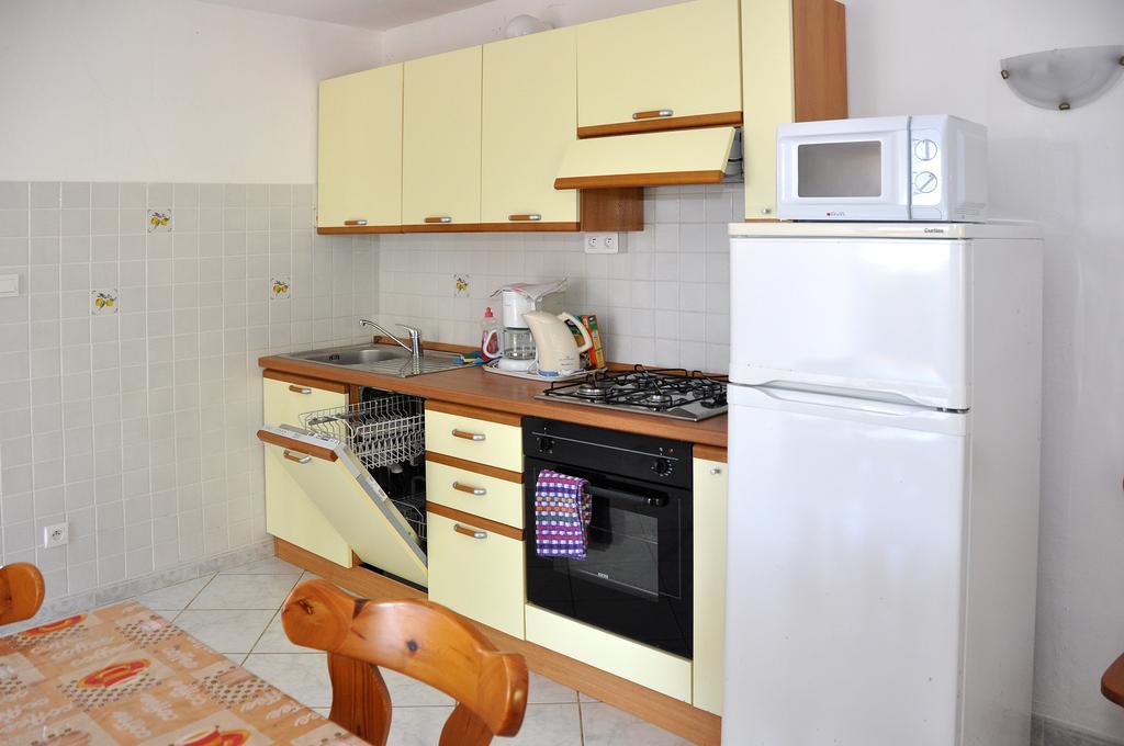 Aparthotel Sole E Mare Santa-Maria-Poggio  Habitación foto