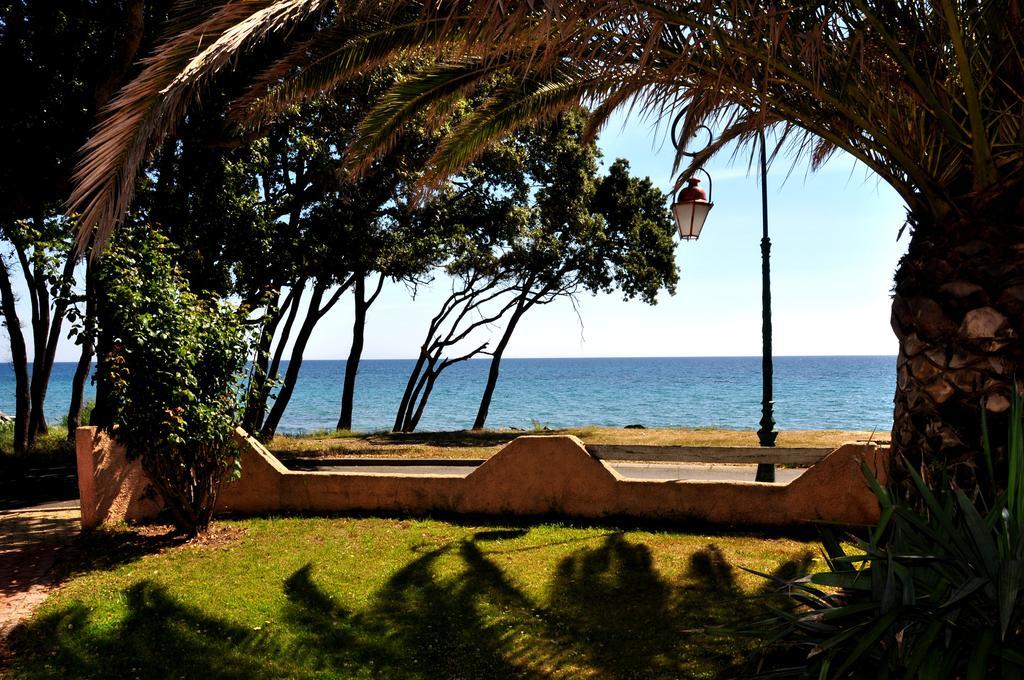 Aparthotel Sole E Mare Santa-Maria-Poggio  Exterior foto