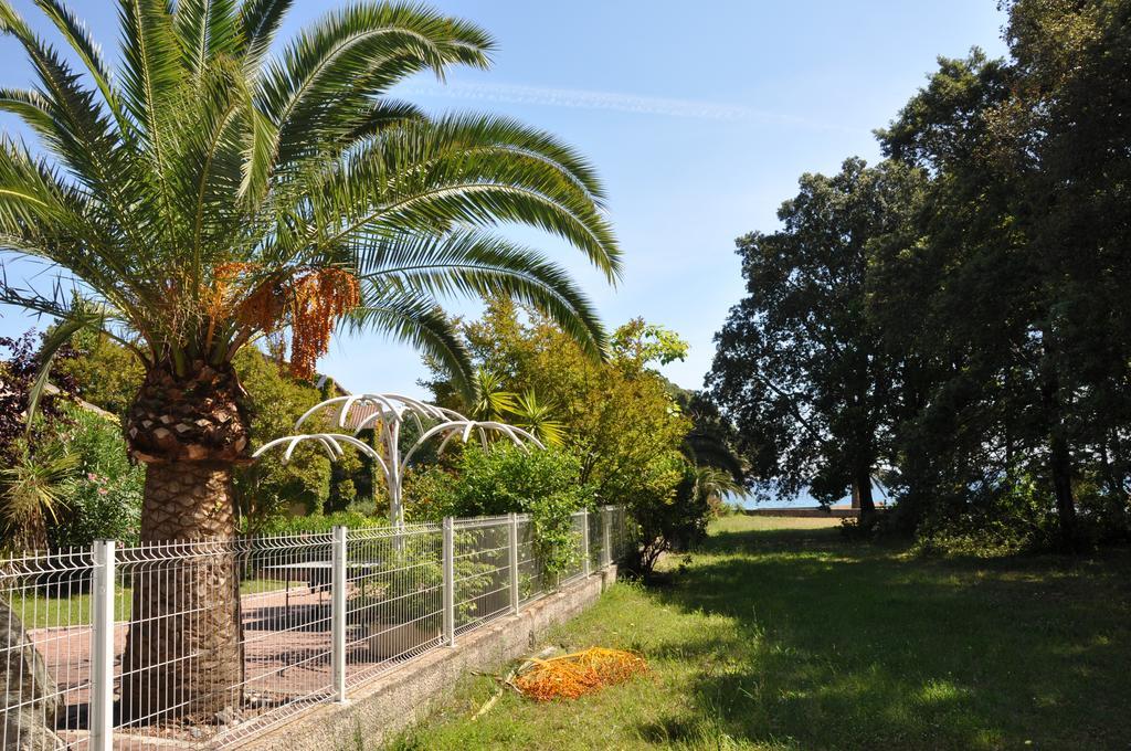 Aparthotel Sole E Mare Santa-Maria-Poggio  Exterior foto