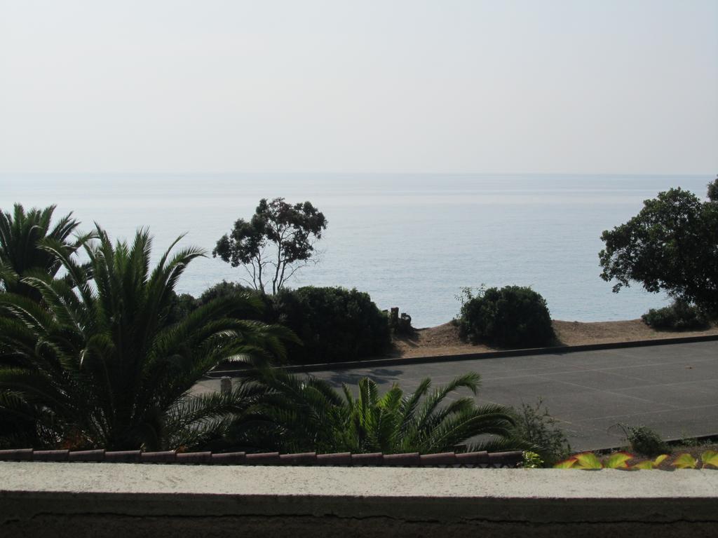 Aparthotel Sole E Mare Santa-Maria-Poggio  Habitación foto