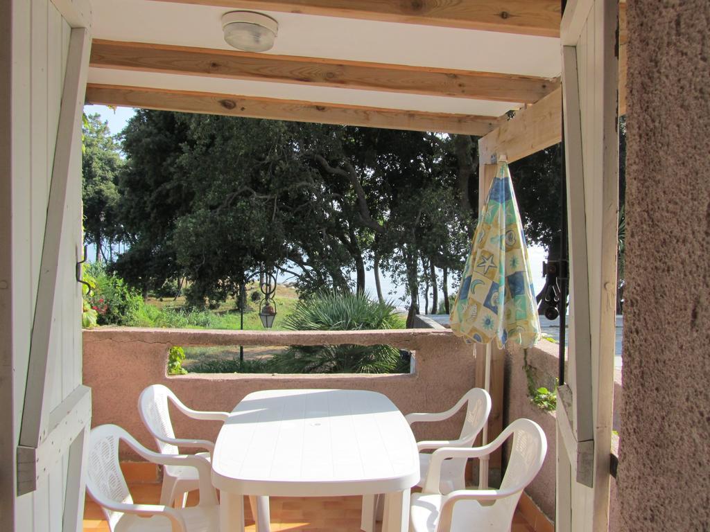 Aparthotel Sole E Mare Santa-Maria-Poggio  Habitación foto
